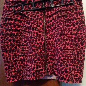 Red and black skirt with zipper in the back